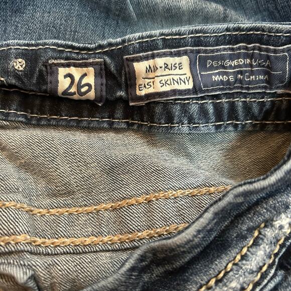 Miss Me Easy Skinny Jeans Sz 26 Embroidered Boho Aztec Angel Wings Distressed - Picture 7 of 7